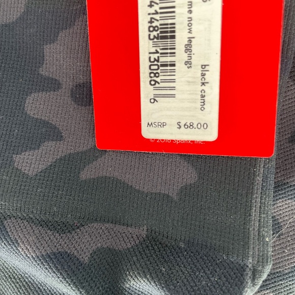 NEW Spanx Look at Me Now Seamless Leggings FL3515 Black Camo large small or XS - Picture 7 of 7